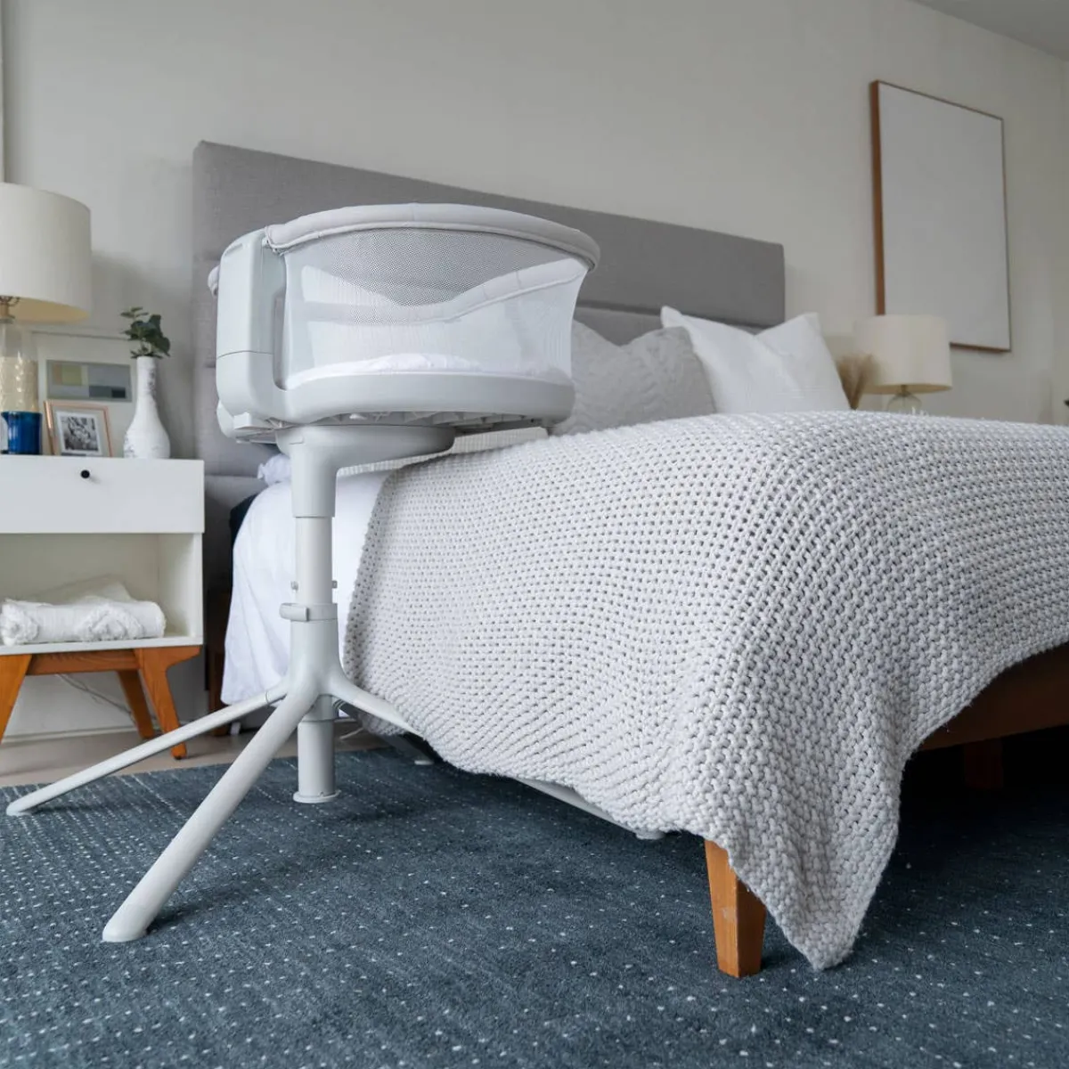 Bassinets-Halo BassiNest Soothing Swivel Sleeper 3.0 Soft Light Grey