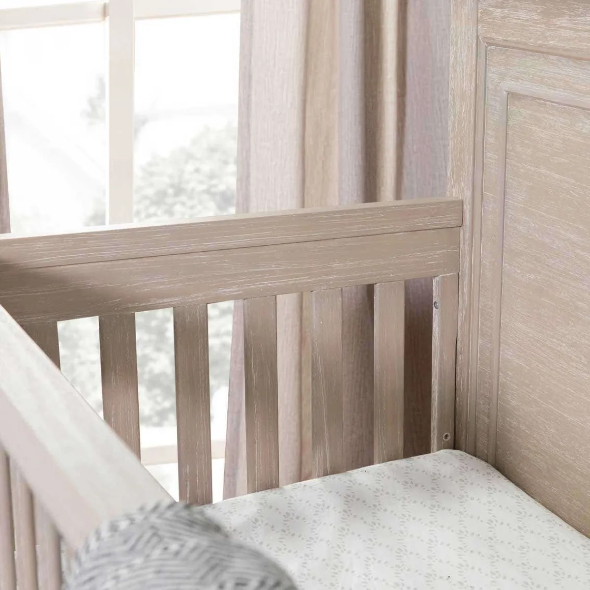 Convertible Cribs-Monogram by Namesake Beckett Flat Top 4-in-1 Crib (Rustic)