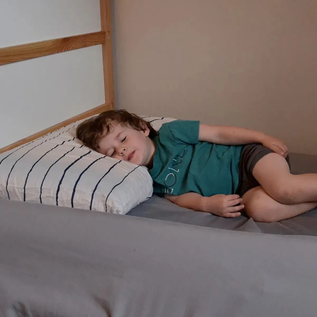 Baby Gates + Babyproofing-Bbluv Bümps Inflatable Bed Rails