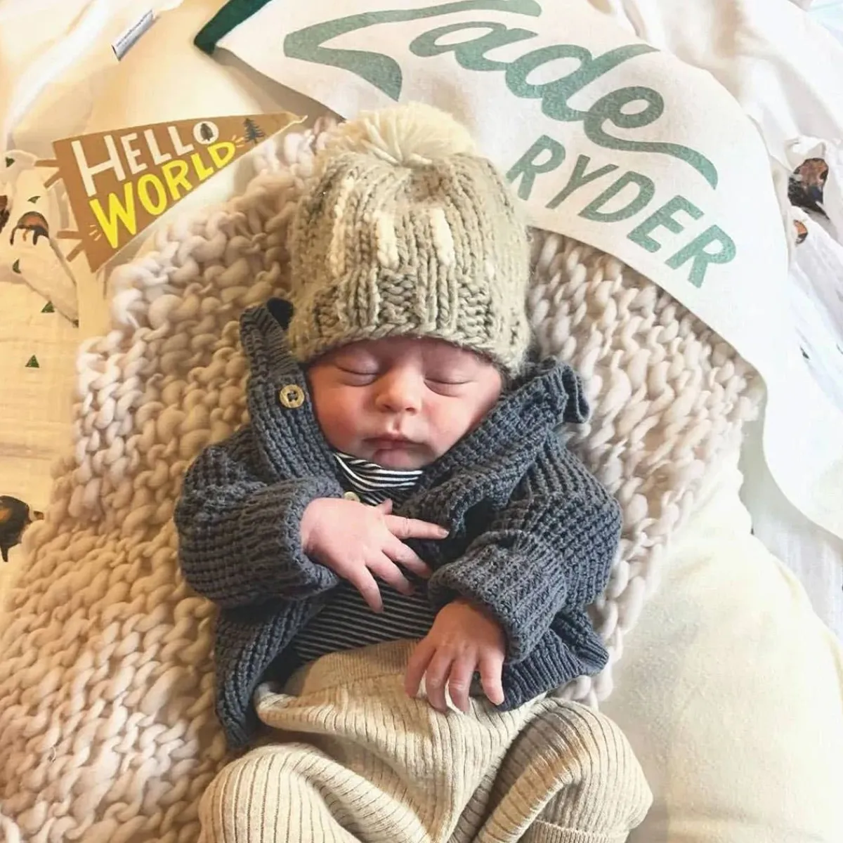 Beanies|Winter Hats-Huggalugs hi. Knit Beanie