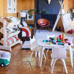 Tables + Chairs-Oeuf Play Table