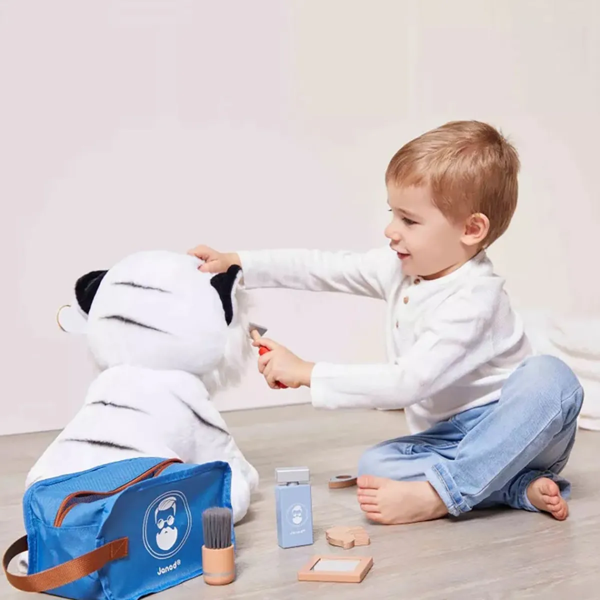 Pretend Play|Wooden Toys-Janod Shaving Kit