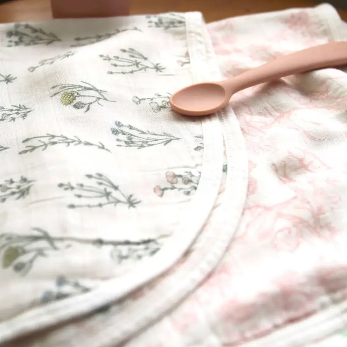 Bibs + Burps-aden + anais Silky Soft Burpy Bib (2 Pack)