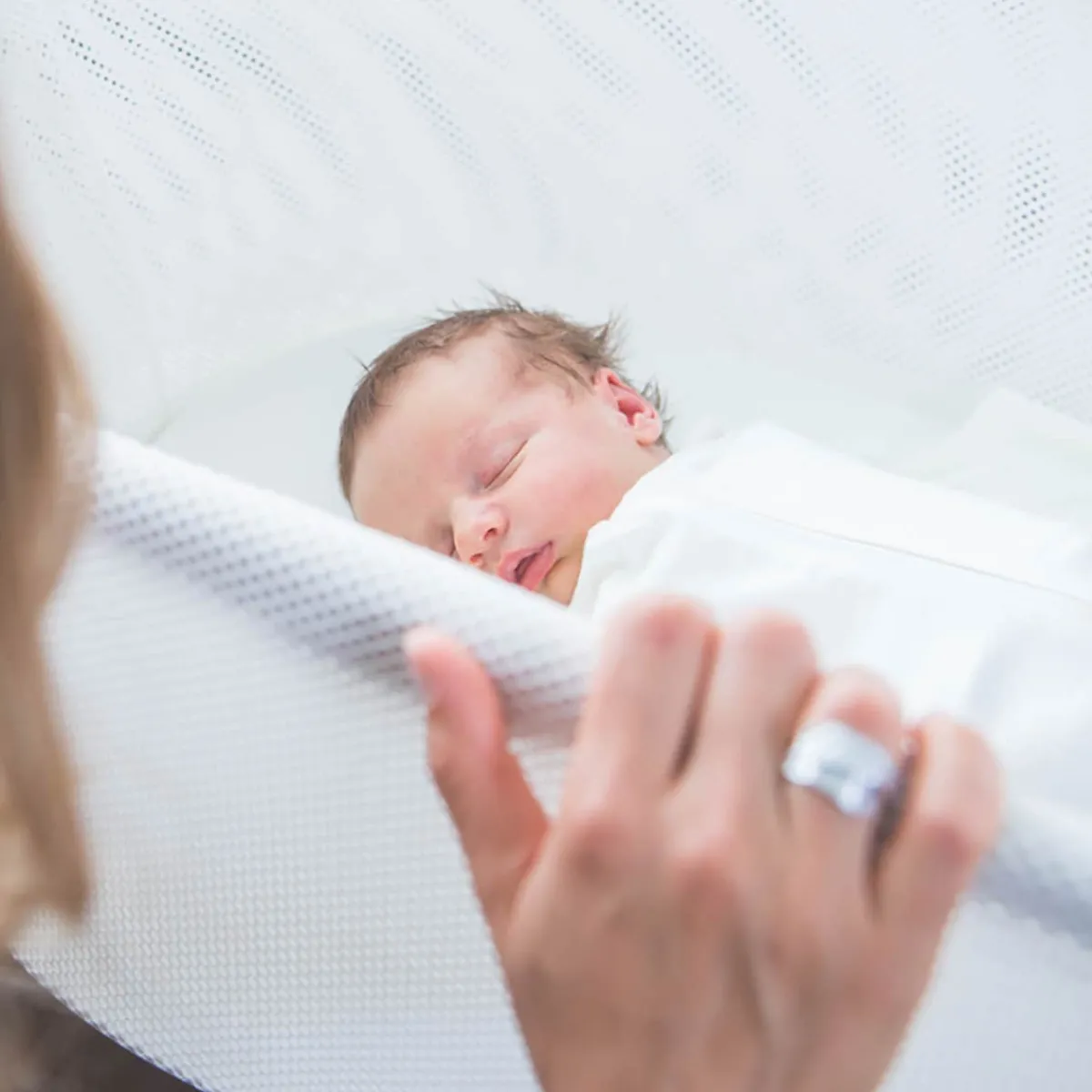 Sleep Sacks + Wraps-Happiest Baby SNOO Sack White