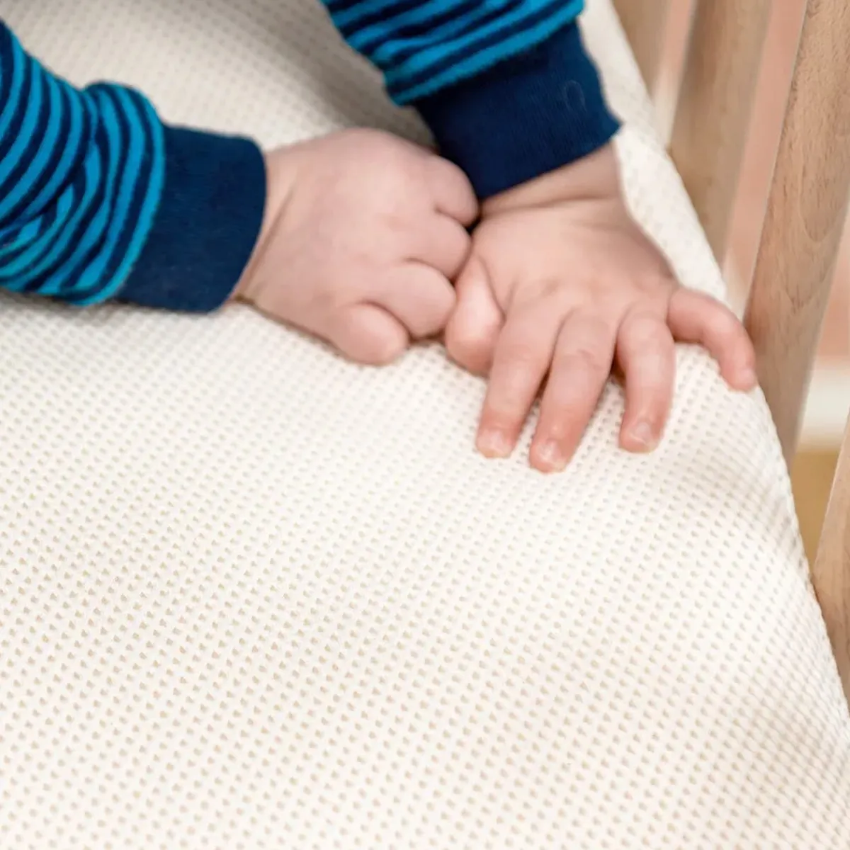 Crib Mattresses-Naturepedic Stokke Sleepi Breathable Oval Mattress (V3)
