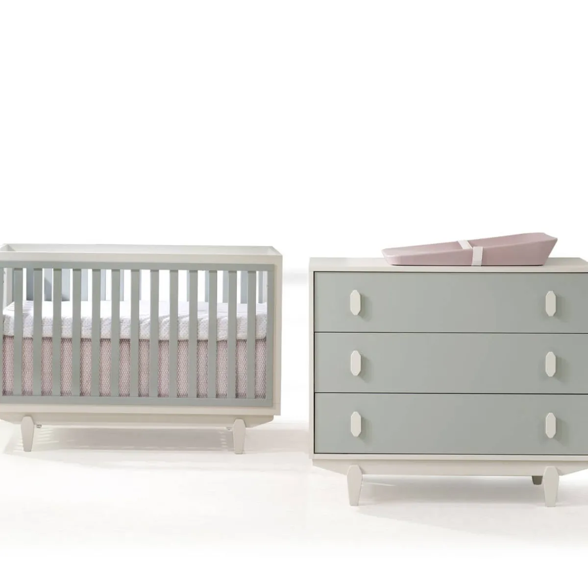 Nursery Collections|Convertible Cribs-Tulip Tate Classic Crib & 3 Drawer