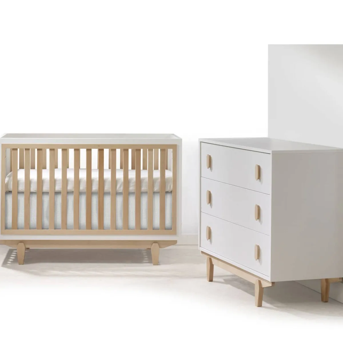 Nursery Collections|Convertible Cribs-Tulip Tate Classic Crib & 3 Drawer