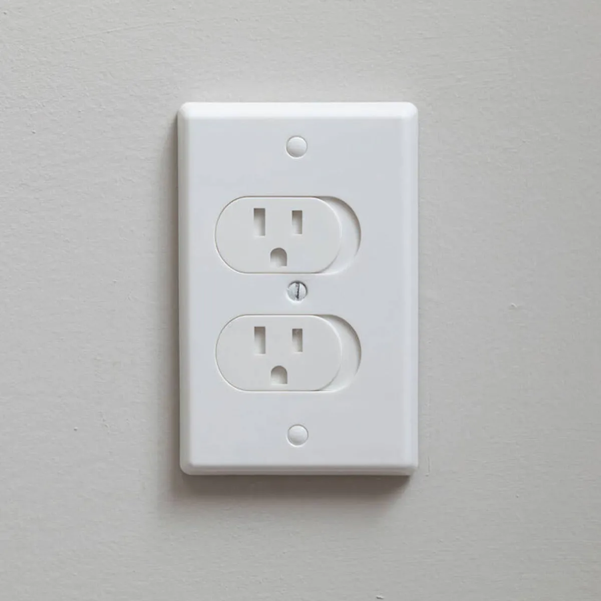 Baby Gates + Babyproofing-QDos Universal Self-Closing Outlet Cover (3 Pack) White