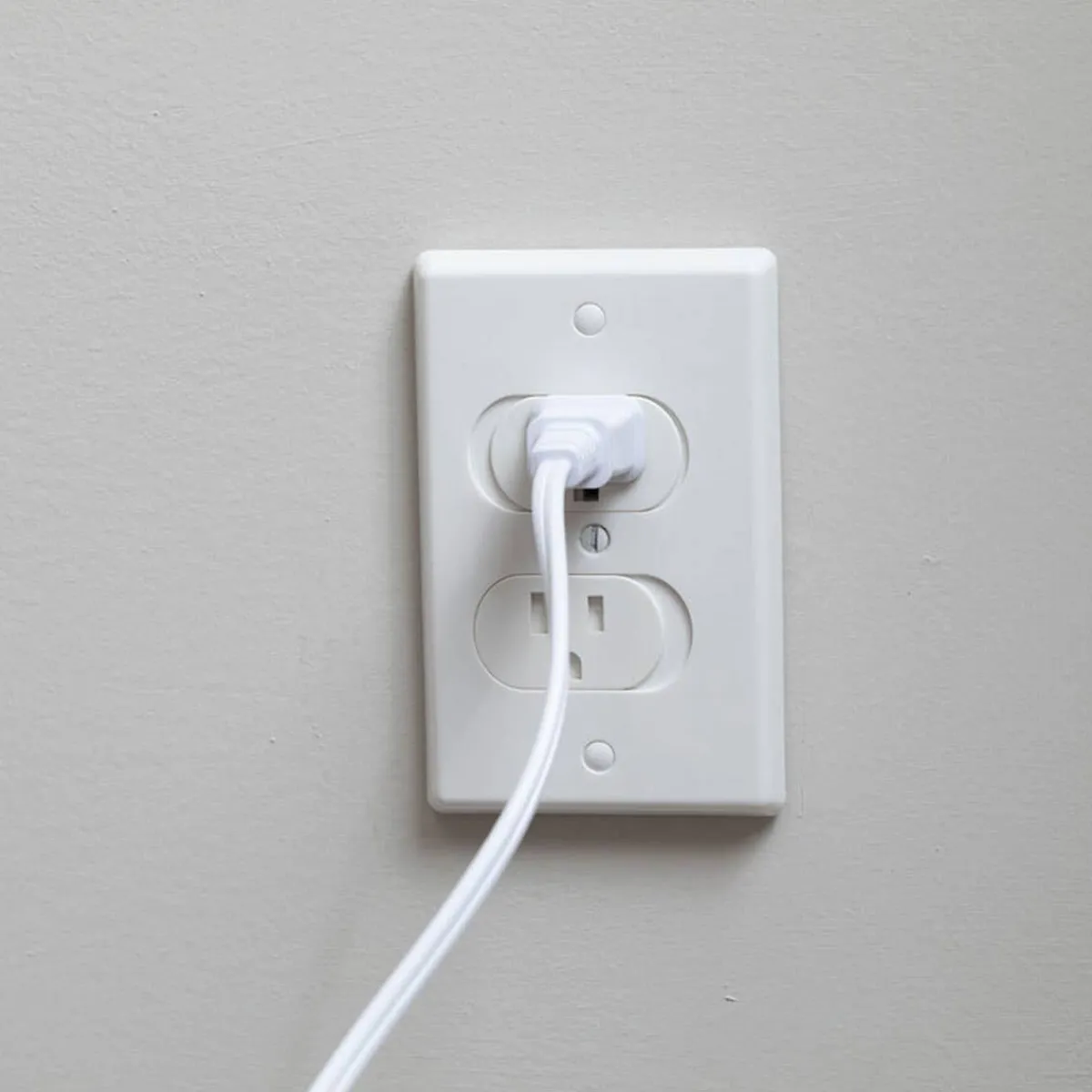 Baby Gates + Babyproofing-QDos Universal Self-Closing Outlet Cover (3 Pack) White